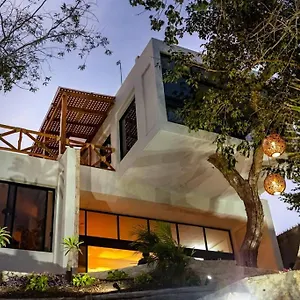 https://villa-alegre-bacalar-casa-de-lujo-frente-a-laguna.quintano-roohotels.com